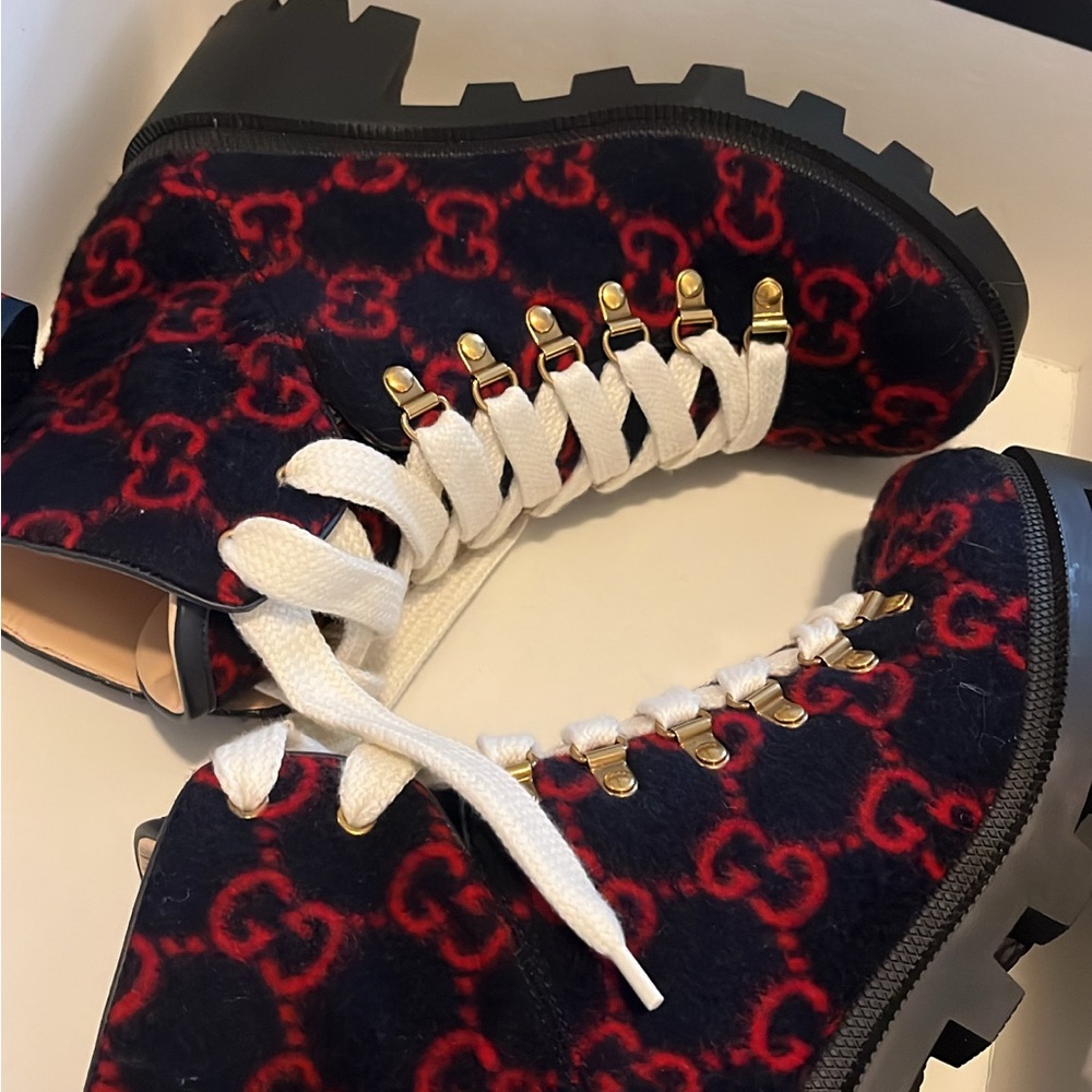 Women Gucci boots